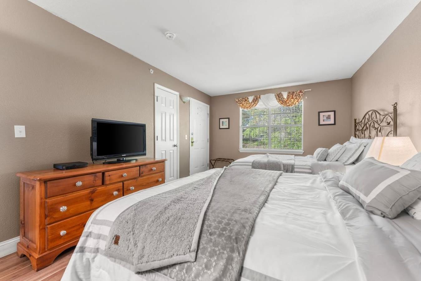 Penthouse Thousand Hills Golf Front Condo With Pool Close To 76 And Sleeps 8 Брэнсон Экстерьер фото